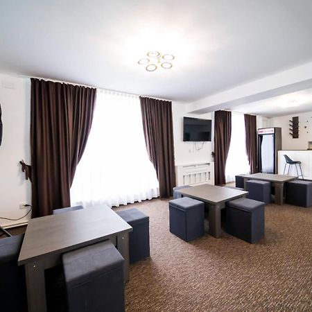 Danube Home Ostrovu Corbului Exteriör bild