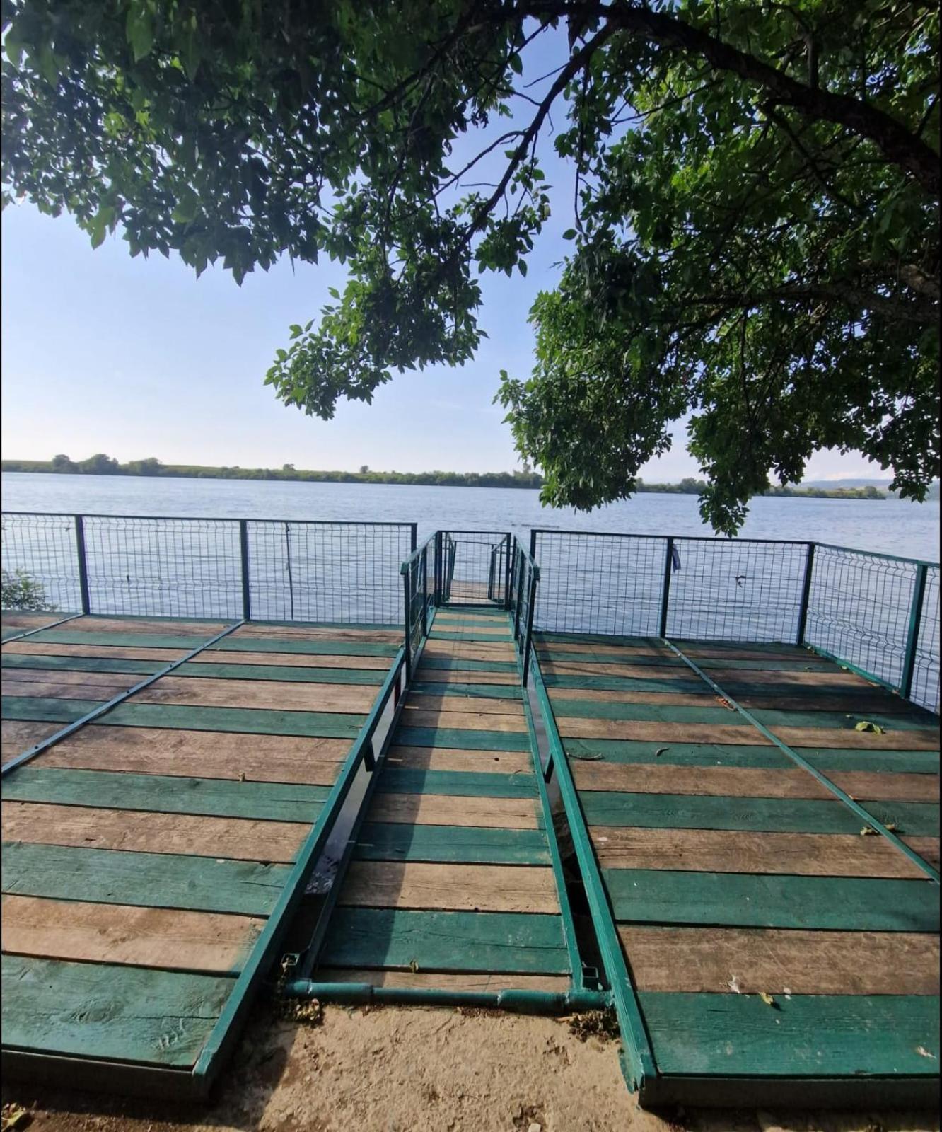 Danube Home Ostrovu Corbului Exteriör bild